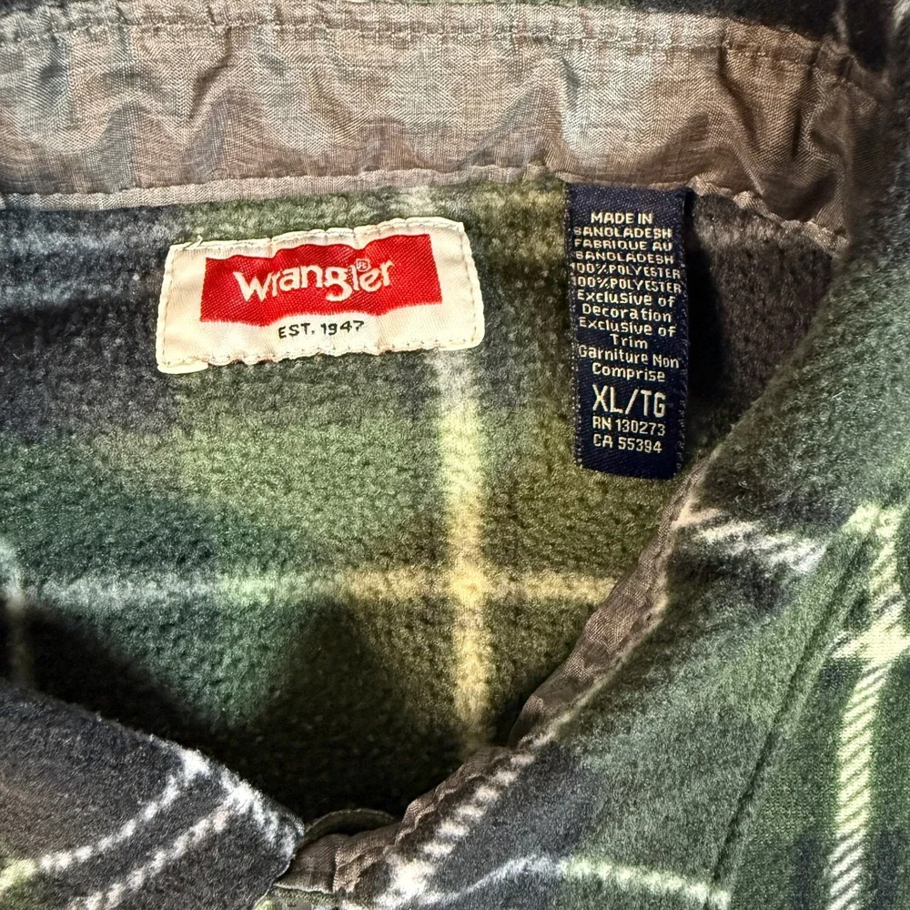 Wrangler Flannel Shirt Mens XL Green Plaid‎ Fleece Lined Shacket Button Up